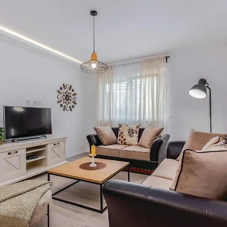 Beautiful In Tribalj With 4 Bedrooms, Sauna And Indoor Swimming Pool Tribalj (Primorsko-Goranska)
