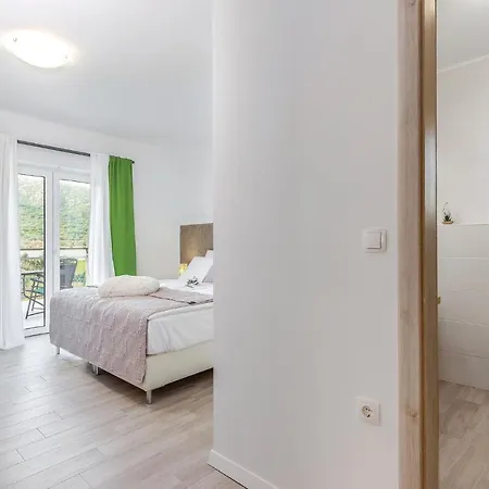 Сasa de vacaciones Beautiful In Tribalj With 4 Bedrooms, Sauna And Indoor Swimming Pool
