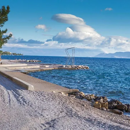 Сasa de vacaciones Beautiful In Tribalj With 4 Bedrooms, Sauna And Indoor Swimming Pool *