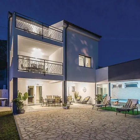 Сasa de vacaciones Beautiful In Tribalj With 4 Bedrooms, Sauna And Indoor Swimming Pool Tribalj (Primorsko-Goranska)