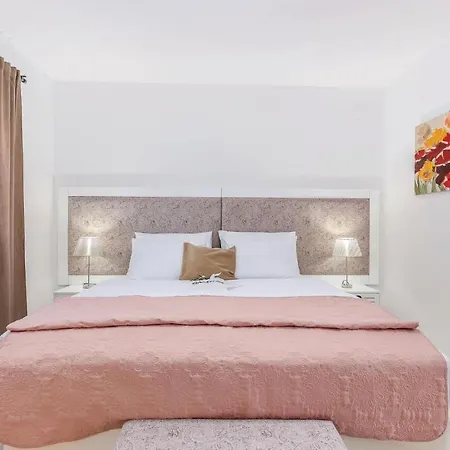 Beautiful In Tribalj With 4 Bedrooms, Sauna And Indoor Swimming Pool * Tribalj (Primorsko-Goranska)
