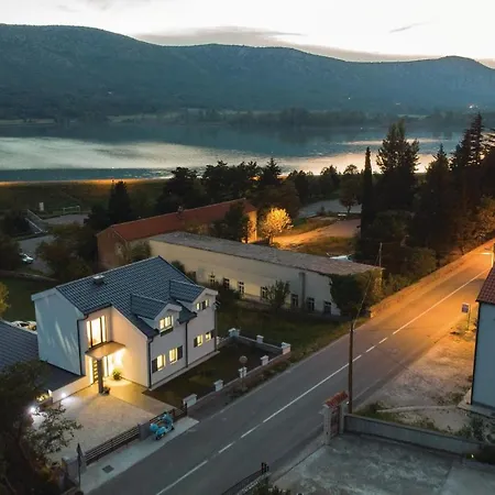度假居 Beautiful In Tribalj With 4 Bedrooms, Sauna And Indoor Swimming Pool *